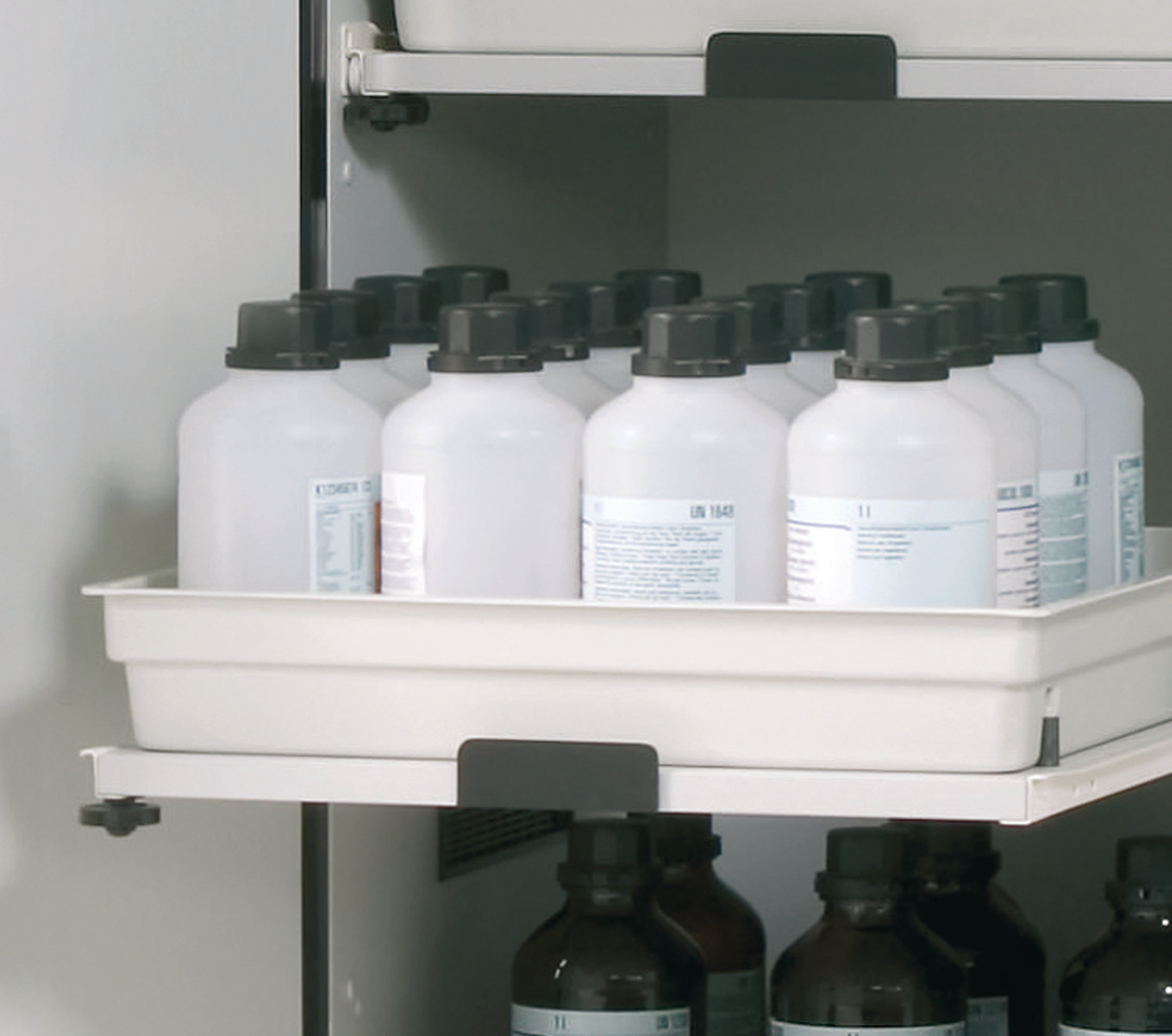 Tablarauszug AbZ mit PP-Wanne (Volumen: 11,00 Liter) für Modell(e): SL mit Breite 600/1200 mm, FP-Platte/Polypropylen melaminharzbeschichtet/roh