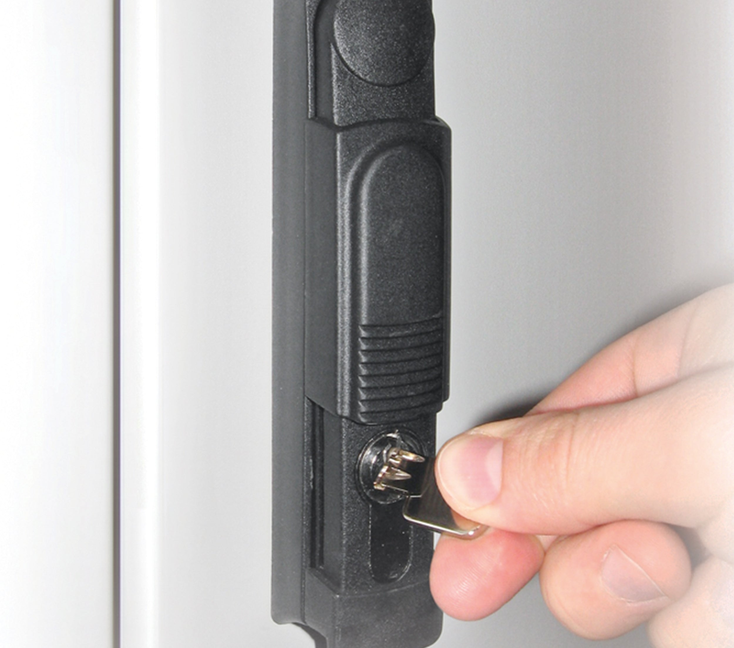 Griff Ausführung Schwenkhebel mit Profilzylinder für Modell(e): GOD mit Breite 1000/1350 mm, Polyamid roh