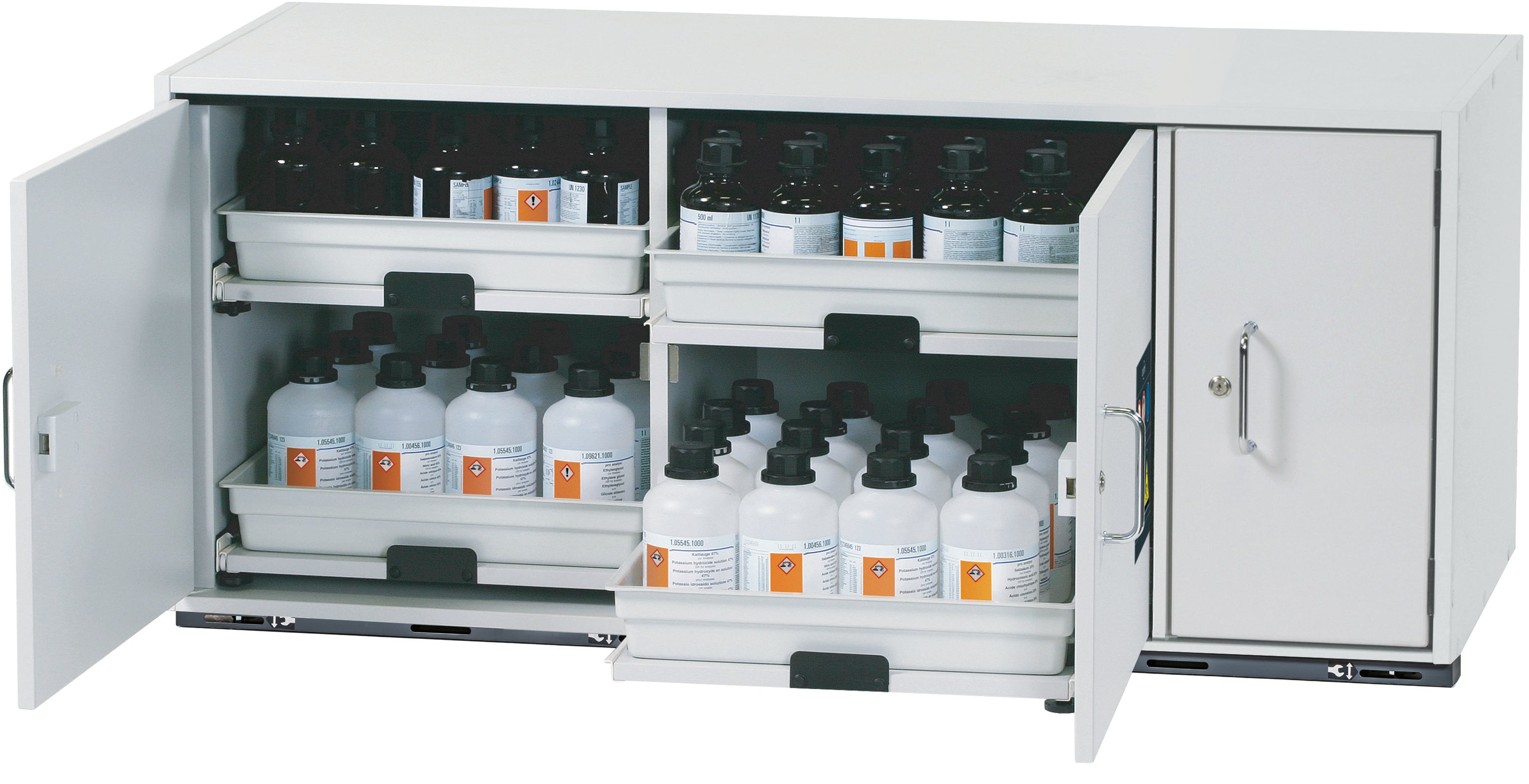 Säuren- und Laugenunterbauschrank SL-CLASSIC-UB Modell SL.060.140.UB.3T in lichtgrau mit 4x Tablarauszug AbZ (FP-Platte/Polypropylen)