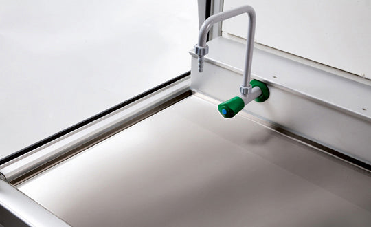 Media duct with working surface GAP 900mm D=600mm, aluminium/VA