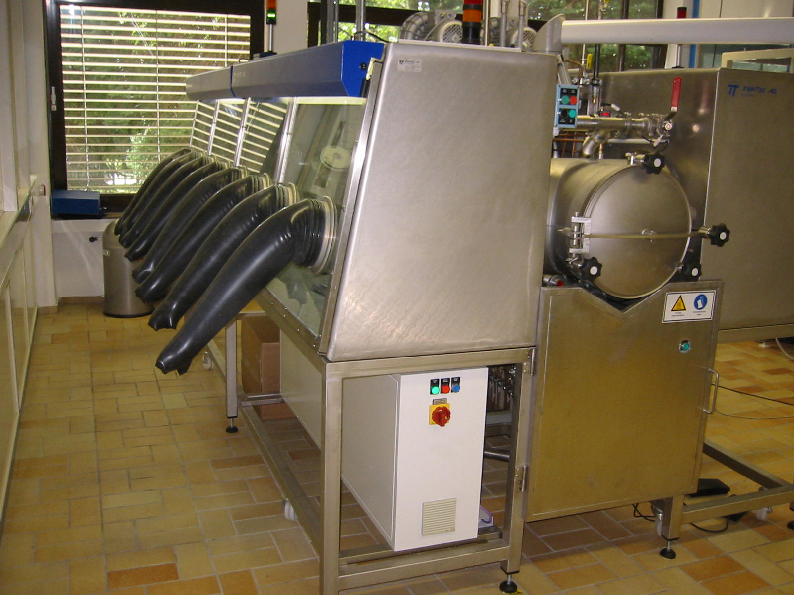 Glovebox Edelstahl Preis auf Anfrage