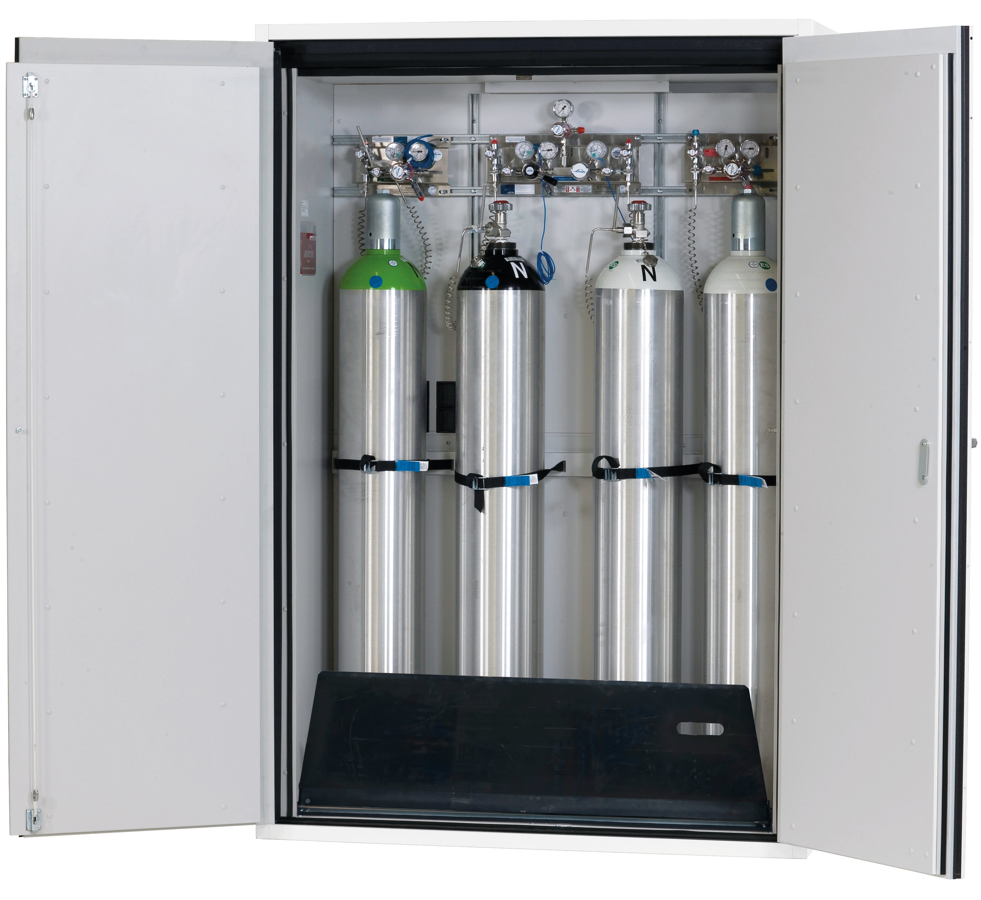 Type 90 compressed gas bottle cabinet G-ULTIMATE-90 model G90.205.140 in laboratory white (similar to RAL 9016) with standard interior fittings for 4x compressed gas bottles of 50 liters each