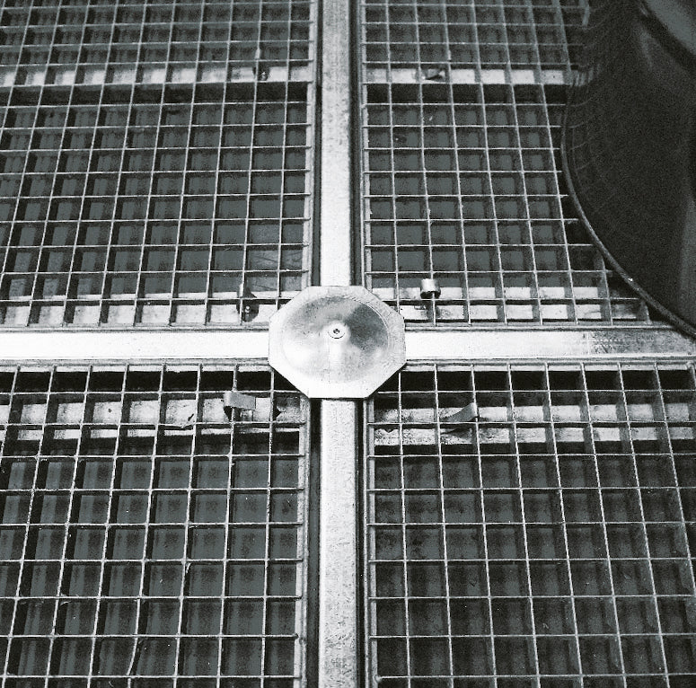 Entretoise en croix en acier galvanisé pour Plateforme au sol en polyéthylène, acier galvanisé